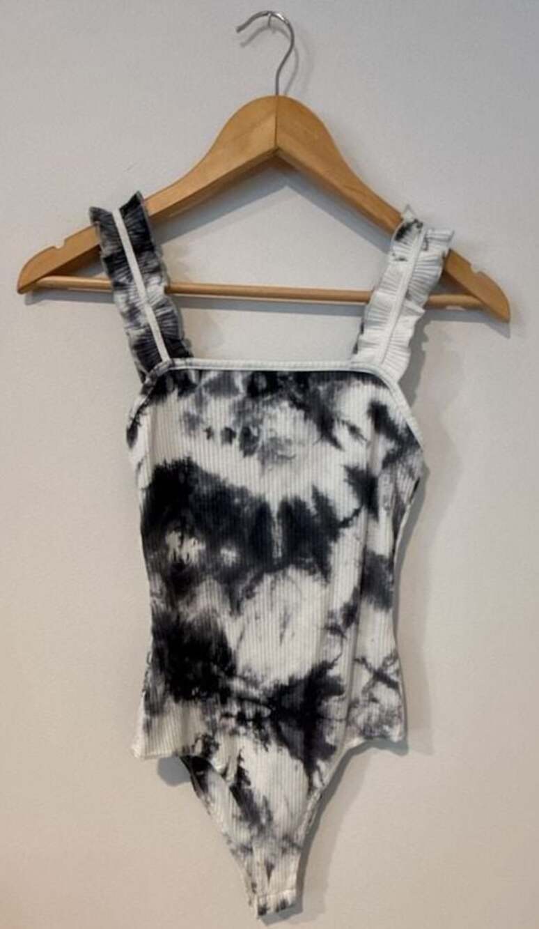 Le Lis Black And White Tie-Dye Ribbed Bodysuit Size M